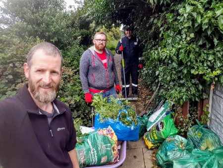 Community Clean Up in Holmewood on the snicket between Andover Green and Tyersal Lane